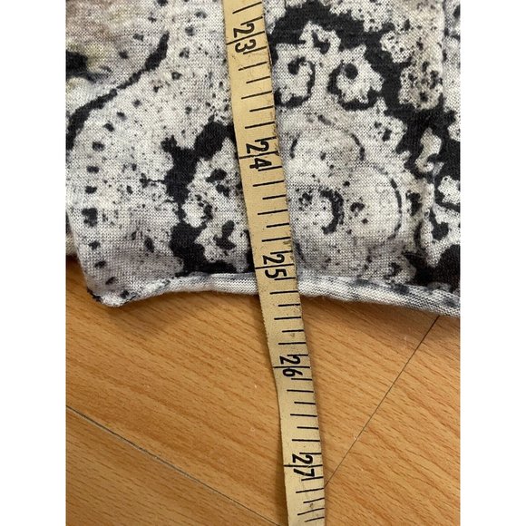 Apt. 9 Black And White Short Cap Sleeve Top Blouse, Blinged Ctr Accent Lge EUC - Picture 5 of 5